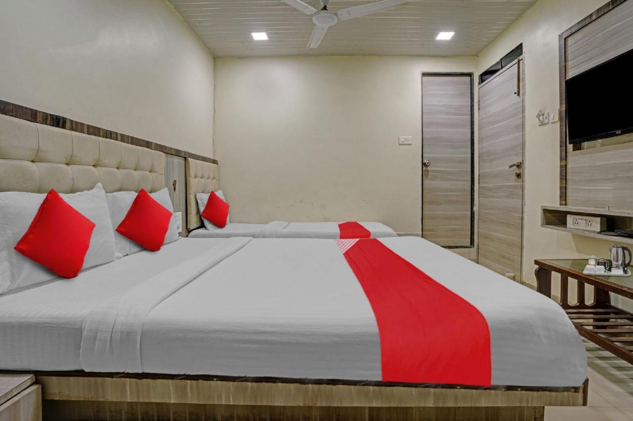 Pop 81030D Hotel Crystal Park Jogeshwari Mumbai Exterior photo