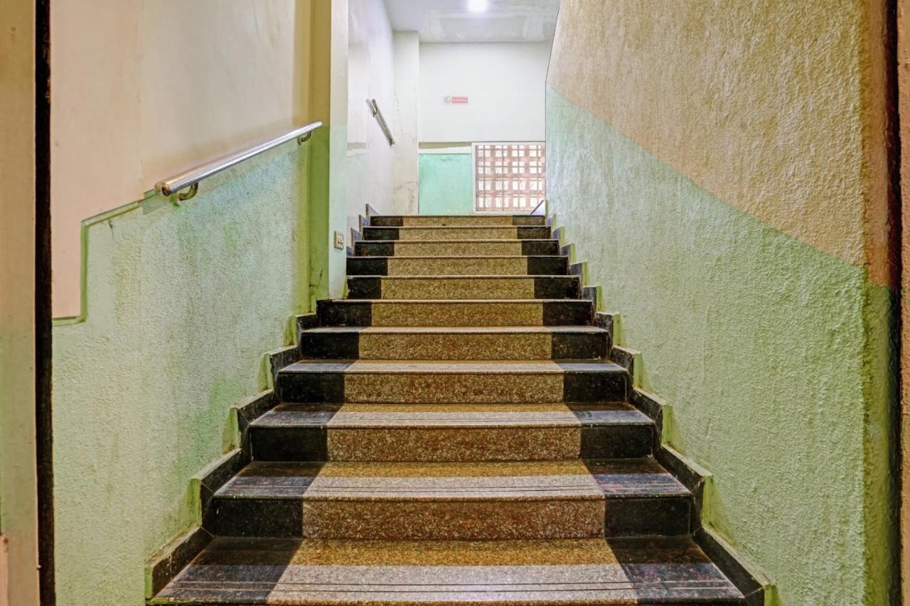 Pop 81030D Hotel Crystal Park Jogeshwari Mumbai Exterior photo